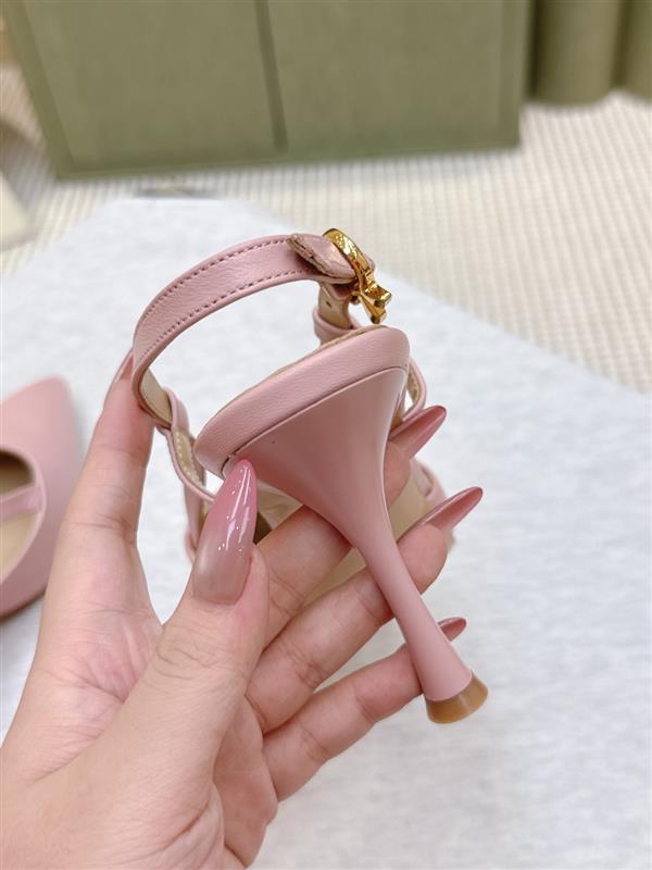 2025112810123335 300